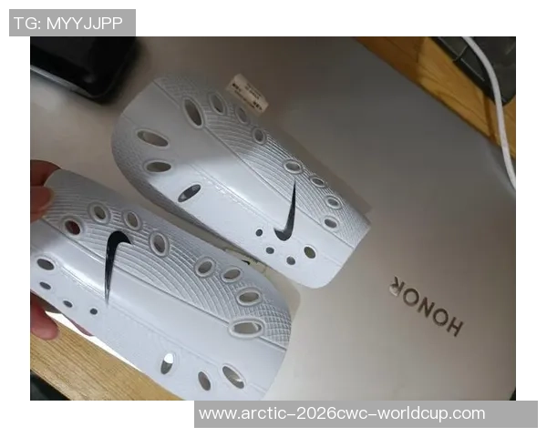 耐克足球护腿板的选择与使用技巧全面解析助你提升比赛表现